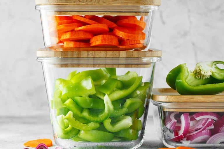 健康的素食菜肴在玻璃容器,13种食品容器你应该知道