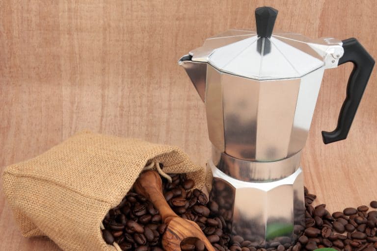 过滤器的近距离照片最重要的咖啡豆,你可以使用一个过滤器玻璃加热吗?
