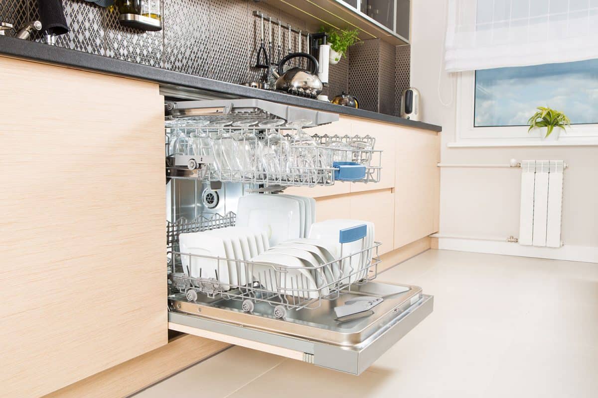 洗碗架用盘子和玻璃,如何清洁电冰箱洗碗机(Inc .过滤器)