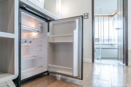 阅读更多关于文章“你可以在食品储藏室放一个冰箱吗?”