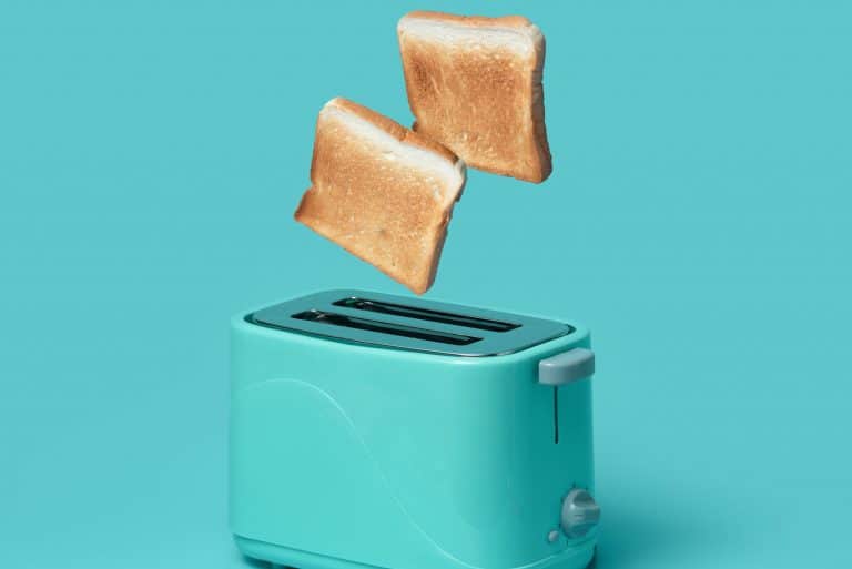 面包出现薄荷绿色背景的烤面包机,烤面包机的火花吗?【你需要知道的】