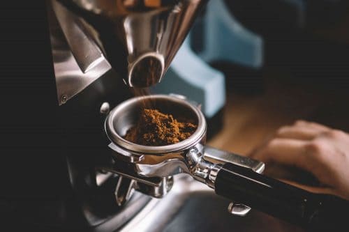 阅读更多关于这篇文章如何清洁一跨入咖啡研磨机