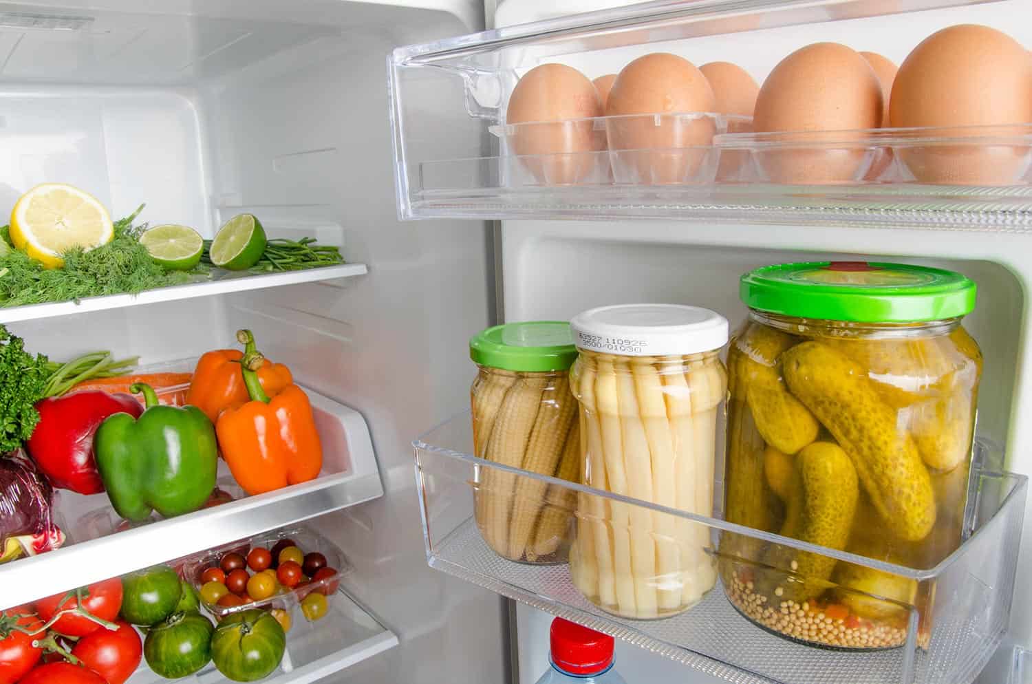 冰箱里的不同食品