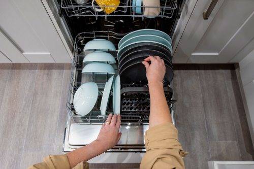 阅读更多文章如何排出GE洗碗机[包括中期循环]