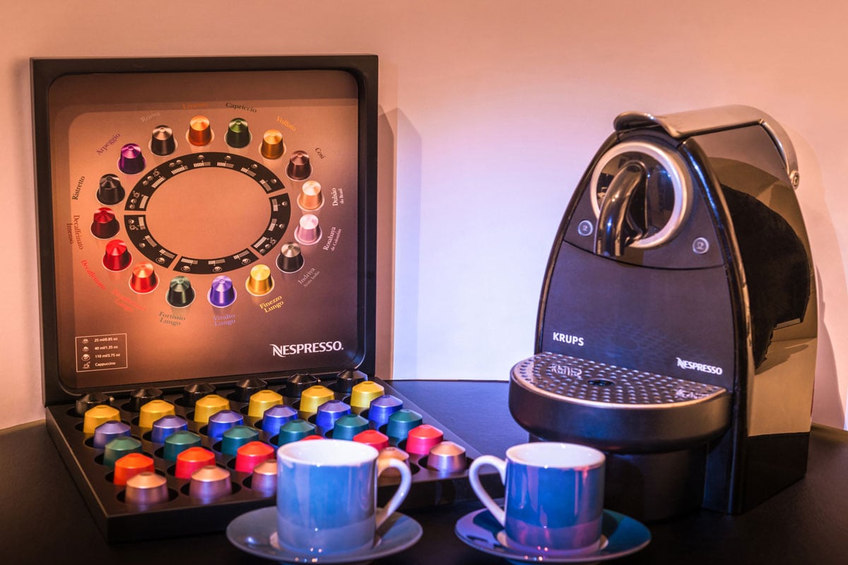 Nespresso品牌为从其咖啡胶囊中冲泡浓缩咖啡的机器背书