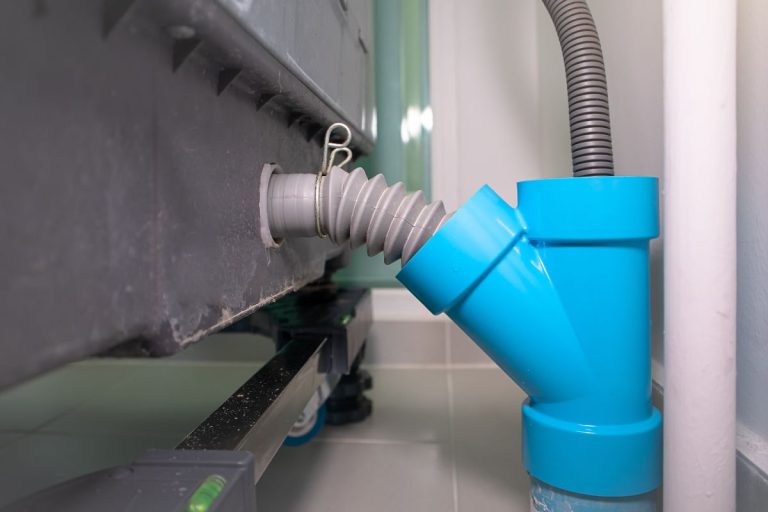 排水管道或管由y形的pvc塑料管件、塑料波纹软管。与水槽连接排水系统,b