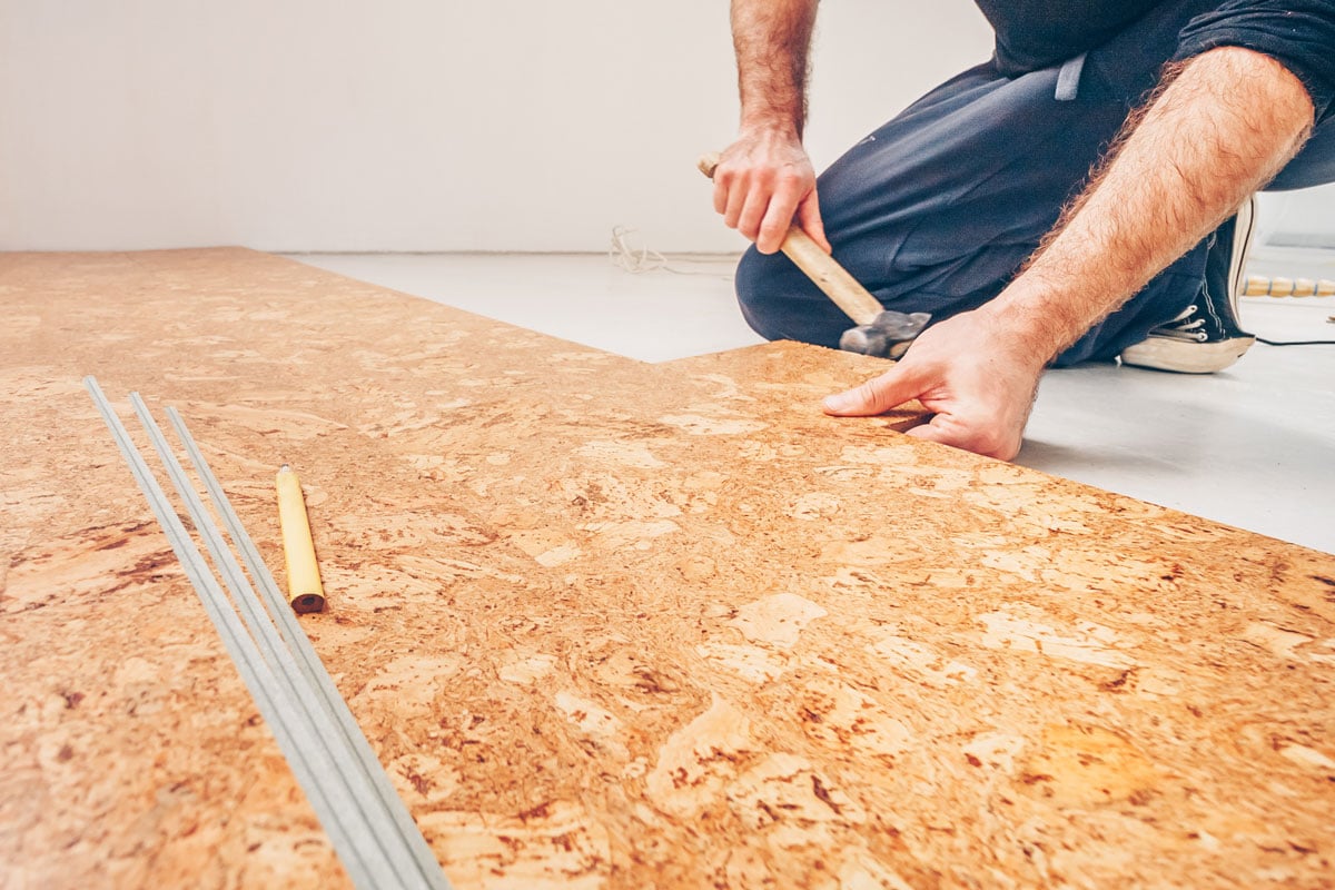 大师班敷设软木地板,软木地板的安装一个浮动的方法