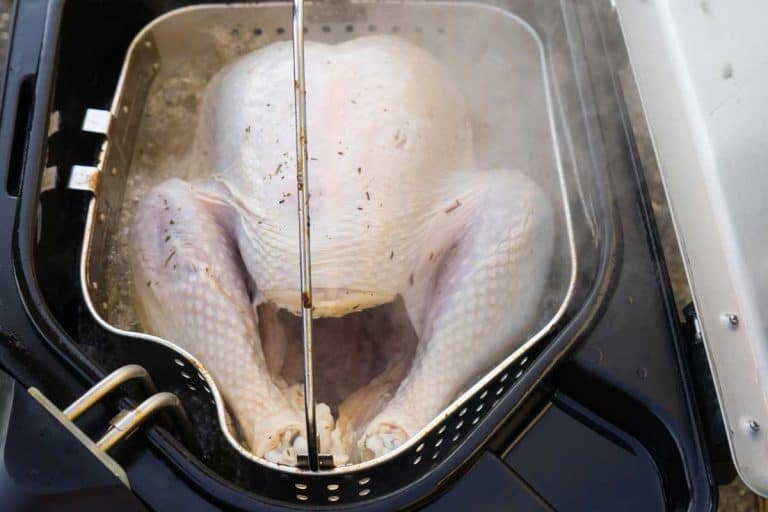 铁板土耳其将煮熟的,因为它降低了油炸锅,多少油油炸火鸡吗?