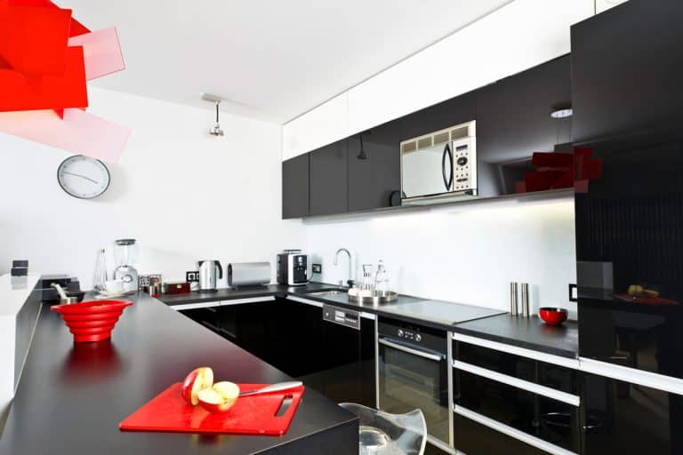 现代厨房blackbd手机下载-white-red组合的颜色,应该从橱柜烤箱伸出多远?