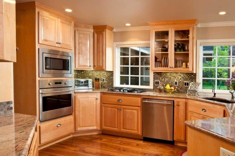 这个现代厨房给宽视图显示bd手机下载木地板、橱柜、厨房橱柜有多高?(3种类型检查)