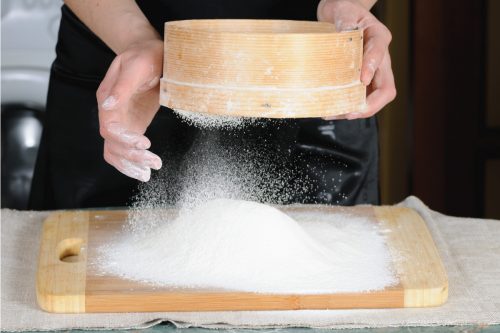 阅读更多关于筛子洗碗机安全吗?下面是清洁筛子的方法