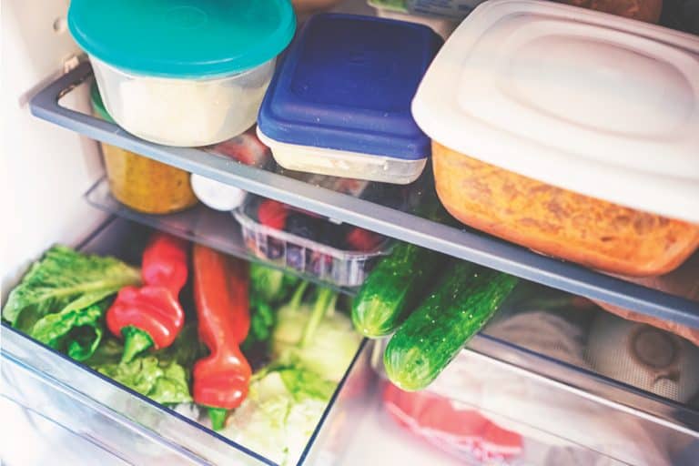 新鲜蔬菜在冰箱内塑料食品容器,你可以回收塑料食品容器吗?(公司外卖容器)
