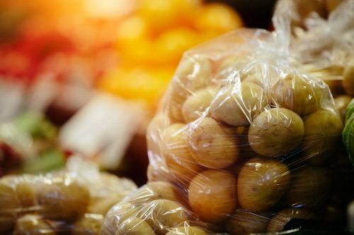 阅读更多关于“你应该把土豆从塑料袋里拿出来吗?”＂decoding=