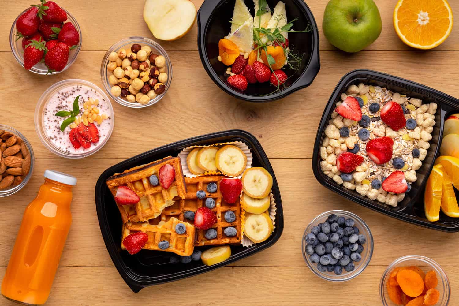有机早餐外卖塑料容器，俯视图”width=