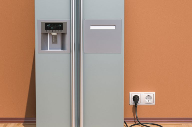 现代冰箱的门系统在室内,冰箱使用多少安培?