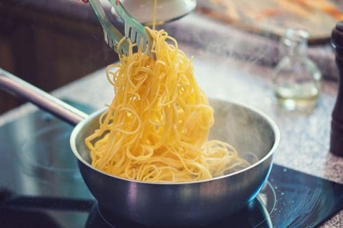 阅读更多关于意大利面和面条煮熟时吸水吗?