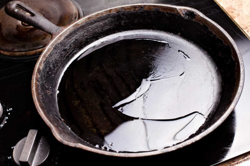 阅读更多关于什么油最适合铸铁烹饪的文章?
