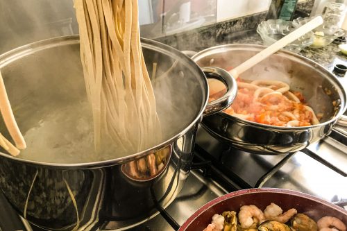 阅读更多关于“煮意大利面最好的锅是什么?”