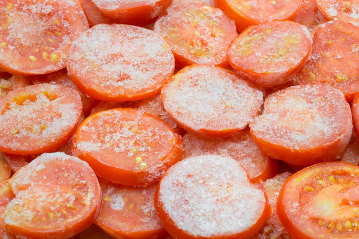 加热后食用红色冷冻西红柿