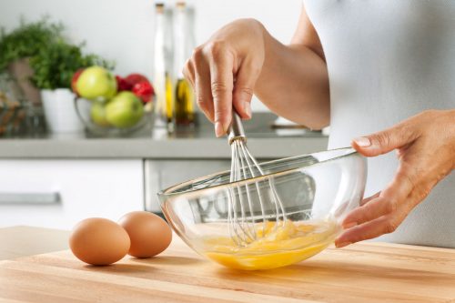 你应该阅读更多关于这篇文章Whisk Scrambled Eggs? [The Secrets You Need To Know!]