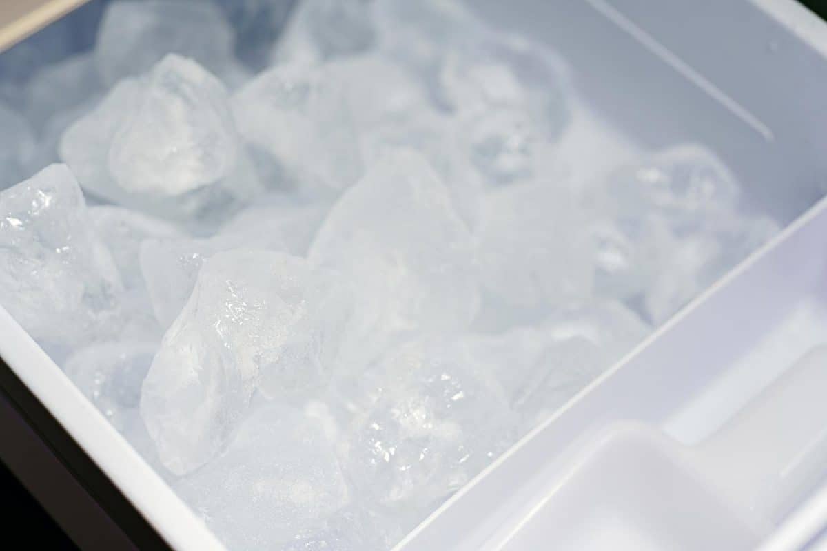 制冰机中的冰块