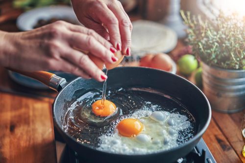 阅读更多关于本文煎一个鸡蛋加热量吗?