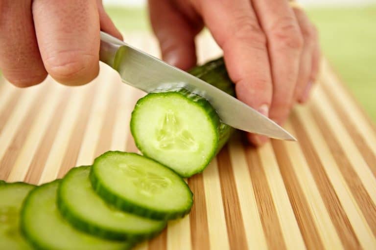 一只手切黄瓜砧板上,如何提高一个水果刀