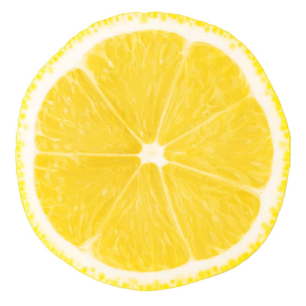 一片柠檬汁在白色的背景