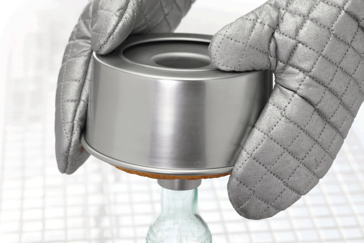 自制橘子雪纺蛋糕的烹饪、冷却过程。什么样的平底锅可以烤天使蛋糕