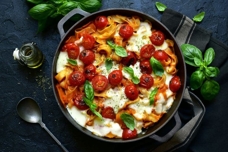 番茄意大利面砂锅,一锅内罗勒和马苏里拉奶酪,蔬菜最好的烹饪锅是什么?