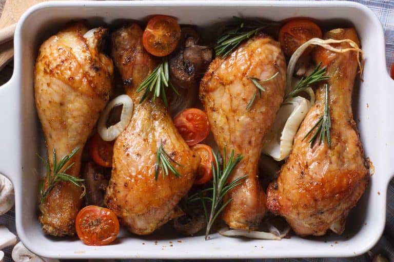 烤的鸡腿和蔬菜特写,你烤的鸡腿多长时间应该在什么温度?