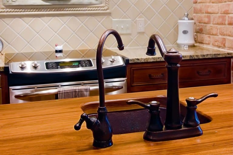 厨房的细节与竹节花岛bd手机下载厨房柜台,如何密封的砧板厨房柜台