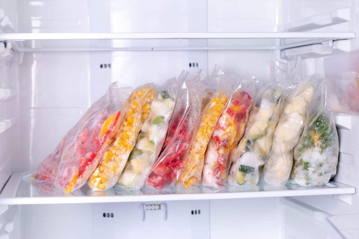 冰箱里有几袋新鲜蔬菜＂width=
