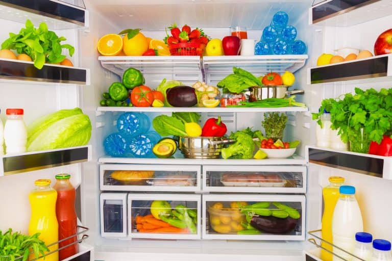 全开冰箱有很多蔬菜,食品干燥时离开冰箱里发现了吗?
