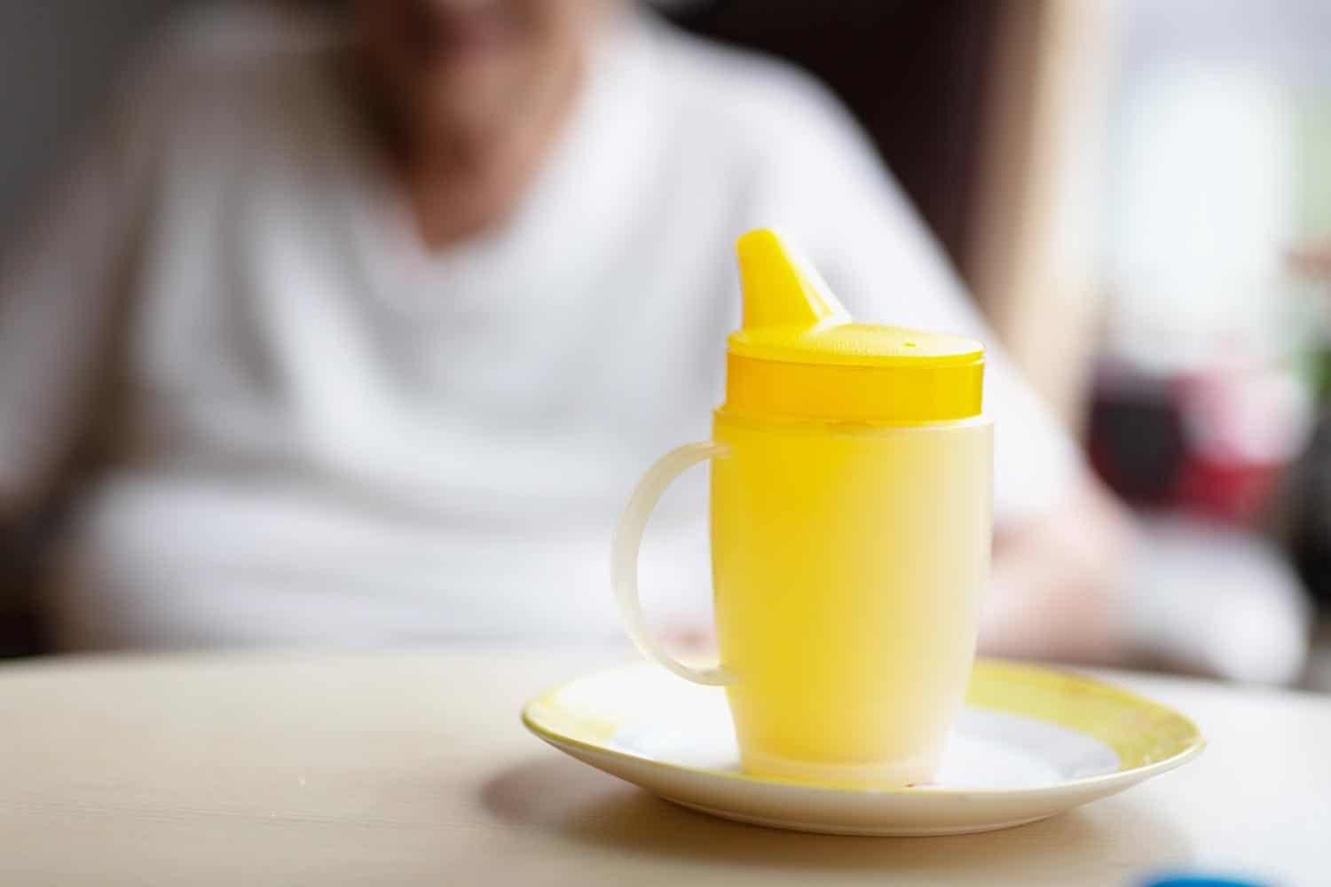 黄色吸管杯使用高级成人