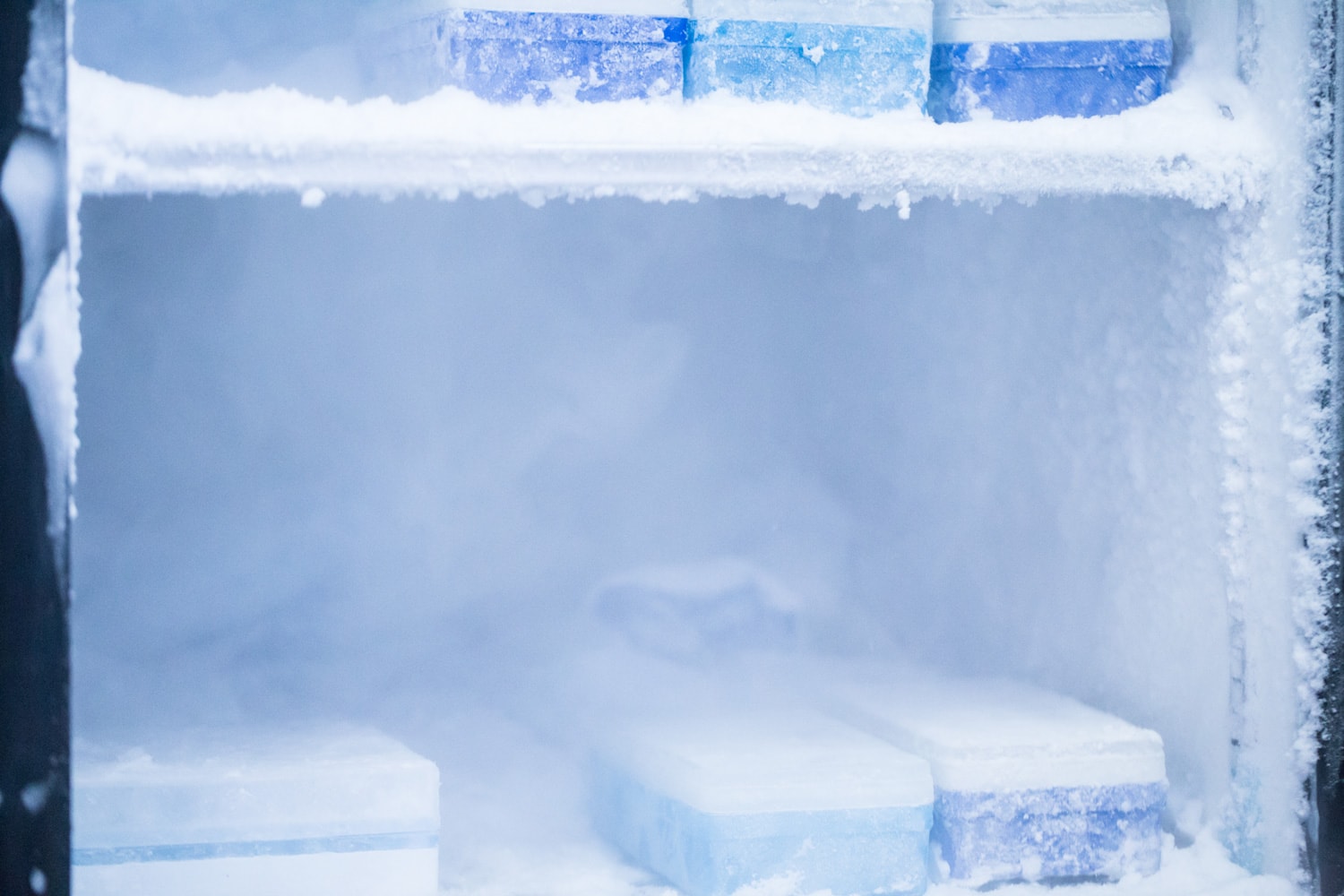 实验室零下80度的冰箱