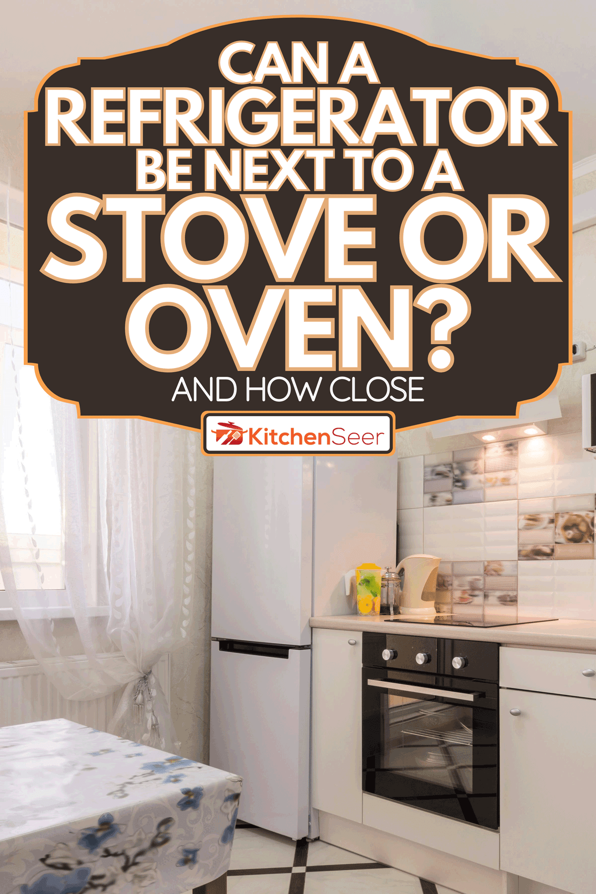 公寓的小厨房内部，冰箱可以放在炉子或烤箱bd手机下载旁边吗?[距离有多近]