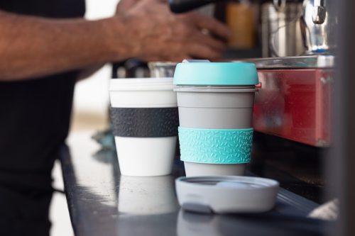 阅读更多有关文章“一个杯子在Keurig下面能装多高?”