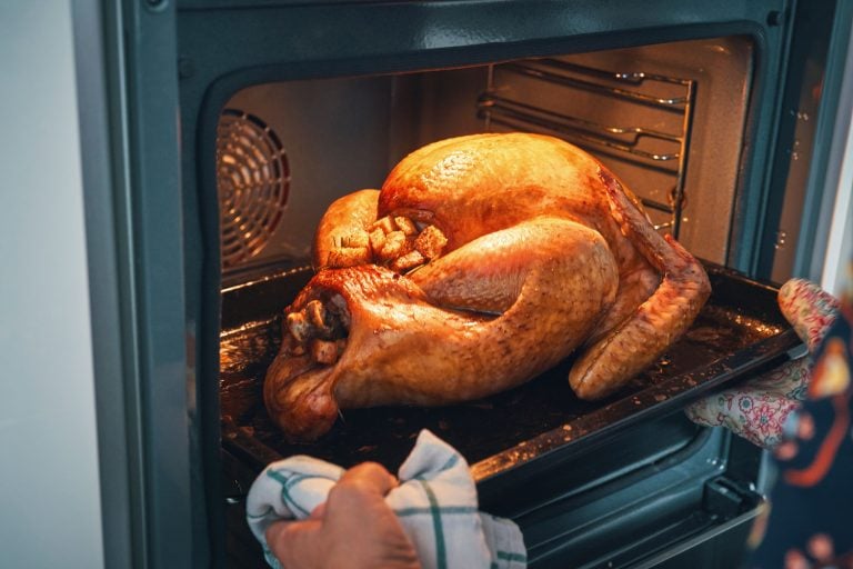 库克删除从烤箱烤土耳其,乳房在土耳其方面是什么?