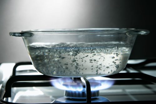 阅读更多关于“你能把一个玻璃锅放在炉子上吗?”