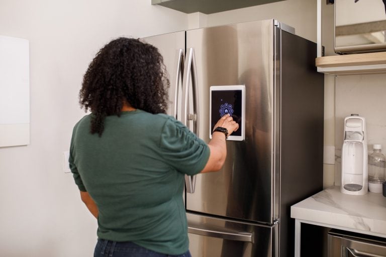家庭日常活动与智能家居交互设备,三星冰箱进入演示模式
