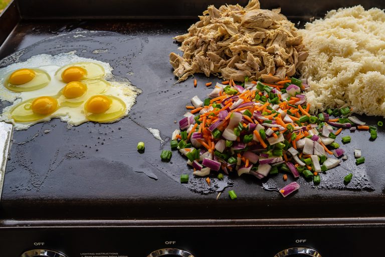 鸡肉炒饭用在黑石烤盘,用什么油调味料石烤盘