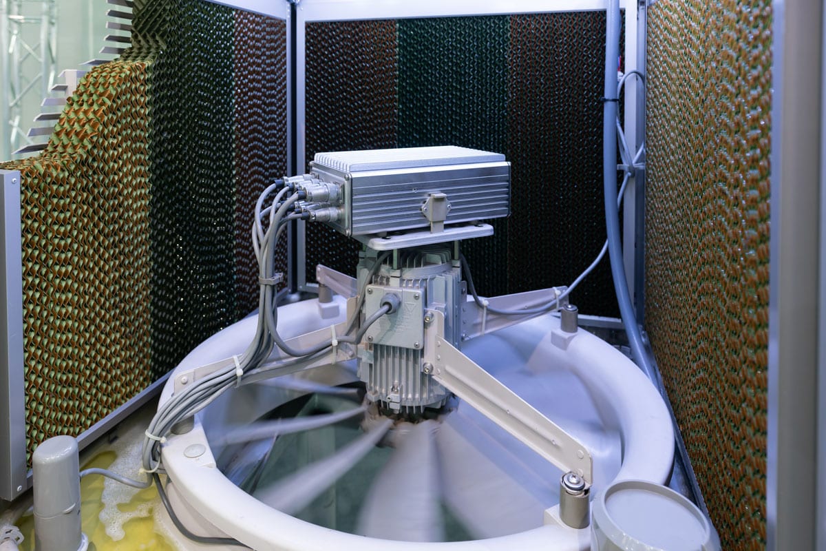 closeup-evaporator-electric-motor-fan-controller