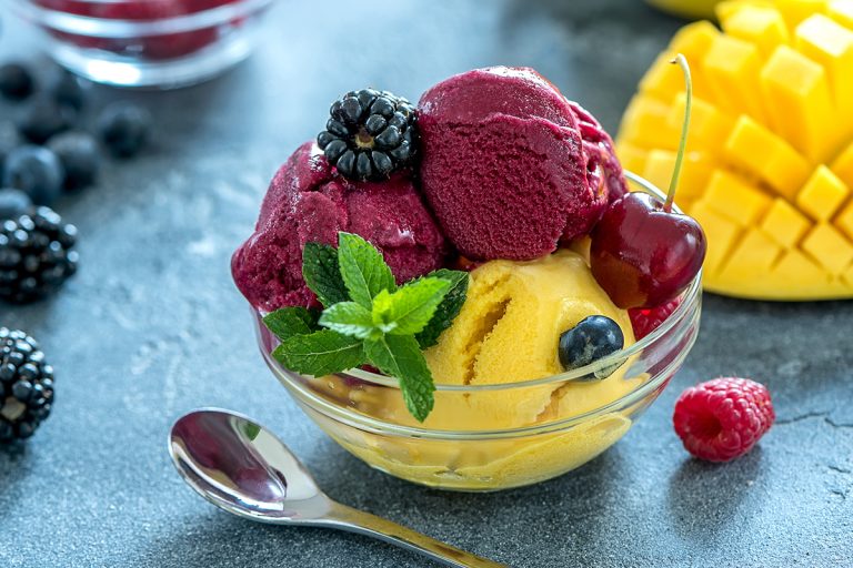 水果和浆果果汁冰糕,你能没有柠檬汁冰沙?