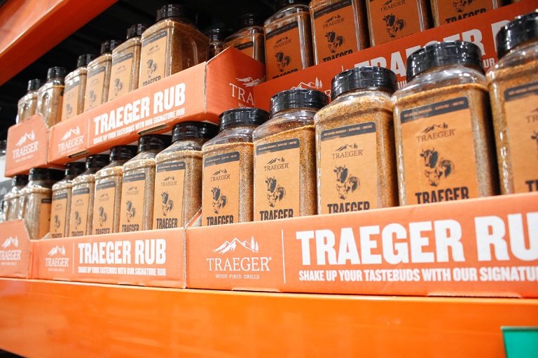 几个traeger调味展出的容器,如何使traeger猪肉和家禽摩擦